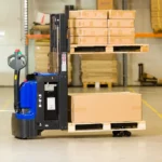 Deichselstapler 2000 kg mit 2 Paletten
